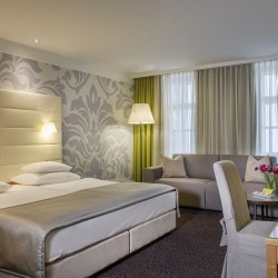Doppelbett im Hotel Das TIGRA in Wien