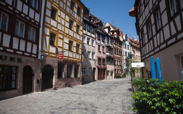 Historische Fachwerkhäuser in der malerischen Altstadt von Nürnberg.