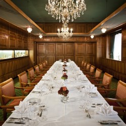 Festliche Tafel im Parkhotel Graz