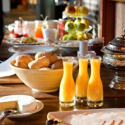 Herrliches Frühstücksbuffet im Young Hotel in Hamburg