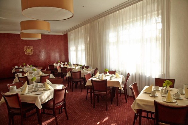 Gemütlicher Speisesaal im Hotel Prinzregent in Nürnberg