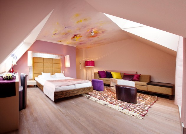 Individuell gestaltete Zimmer im Kunst Hotel Der Wilhelmshof in Wien